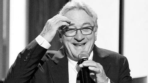 Akarsz nevetni? Akkor itt van a 74 éves Robert De Niro holdjáró telitalpú cipőben