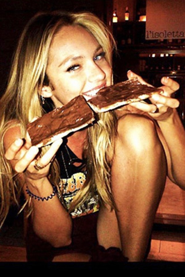 Ha húsvét, akkor édesség - összecsokizott mellek és csókolózás a legszexibb hírességek fotóin!