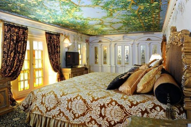 A villa, ahol meggyilkolták Gianni Versacét ma luxushotel