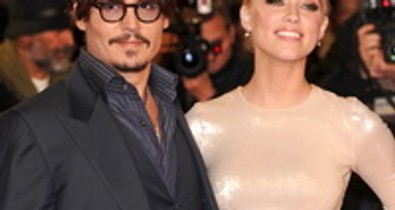 Egy biszexuális szőke bombázó miatt szakított Johnny Depp