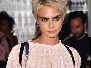 Cara Delevingne új szerelmével turbékol, exbarátnője szeme láttára