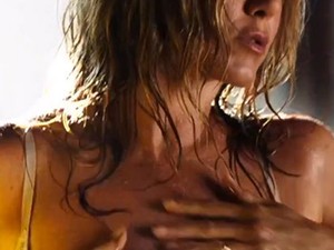 Jennifer Aniston visszavág Brad Pittnek: a 44 éves dögös sztár sztriptízel!