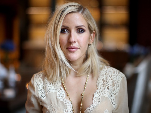 Ellie Goulding férjhez ment, és mi csak ámulunk, milyen gyönyörű menyasszony