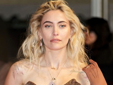 Michael Jackson lányát félmeztelenül fürdőzve kapták lencsevégre: Paris Jackson és párja egy kaliforniai tónál hűsöltek