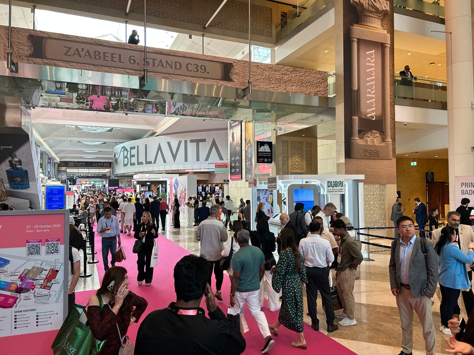 A dubaji Beautyworld Middle East szakkiállításon számos márka felvonult, szinte a világ minden pontjáról érkeztek kiállítók