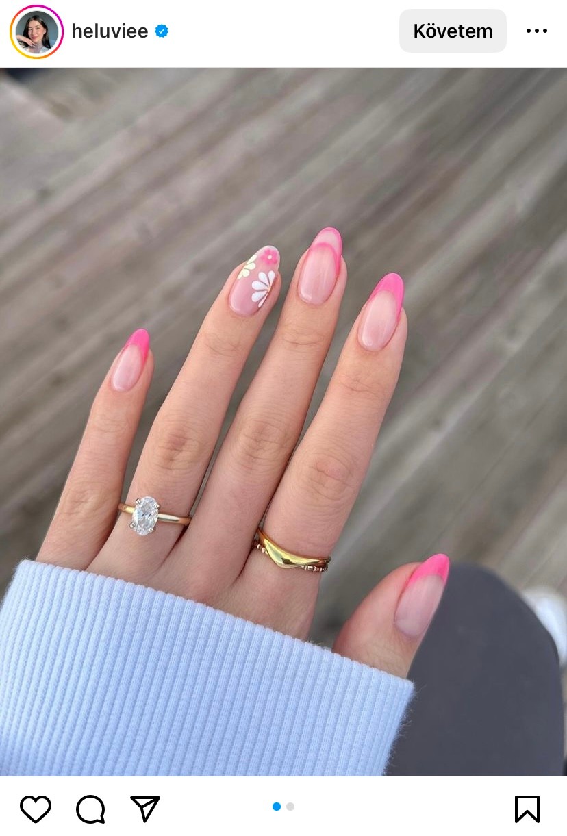 Francia manikűr egy kis virágos körömtrend csavarral