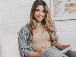 Kukkants be Erdély Kitty sminkes, tartalomgyártó gardróbjába