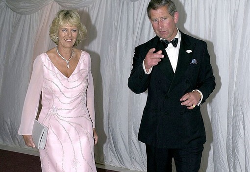 8 fotó Károly királyról és Kamilla királynéról azokból az időkből, amikor elkezdett kibontakozni a szerelmük a nyilvánosság előtt