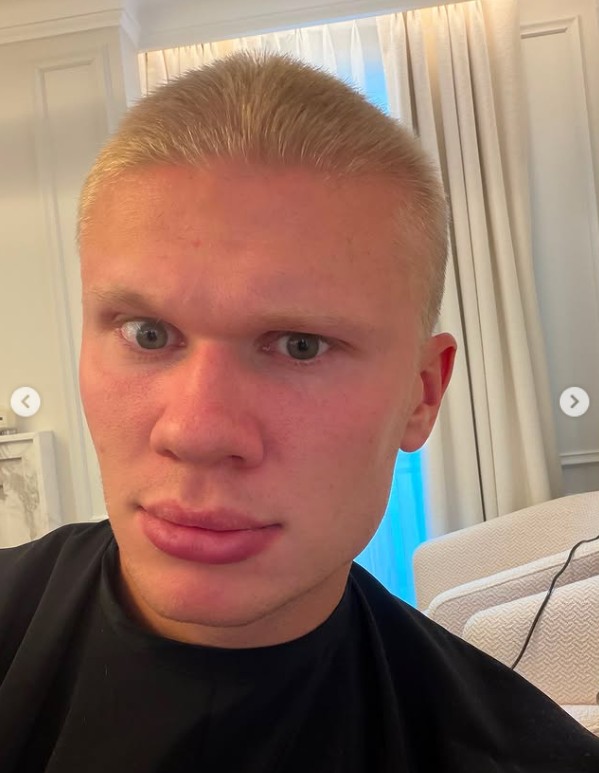 Erling Haaland rövid hajra váltott