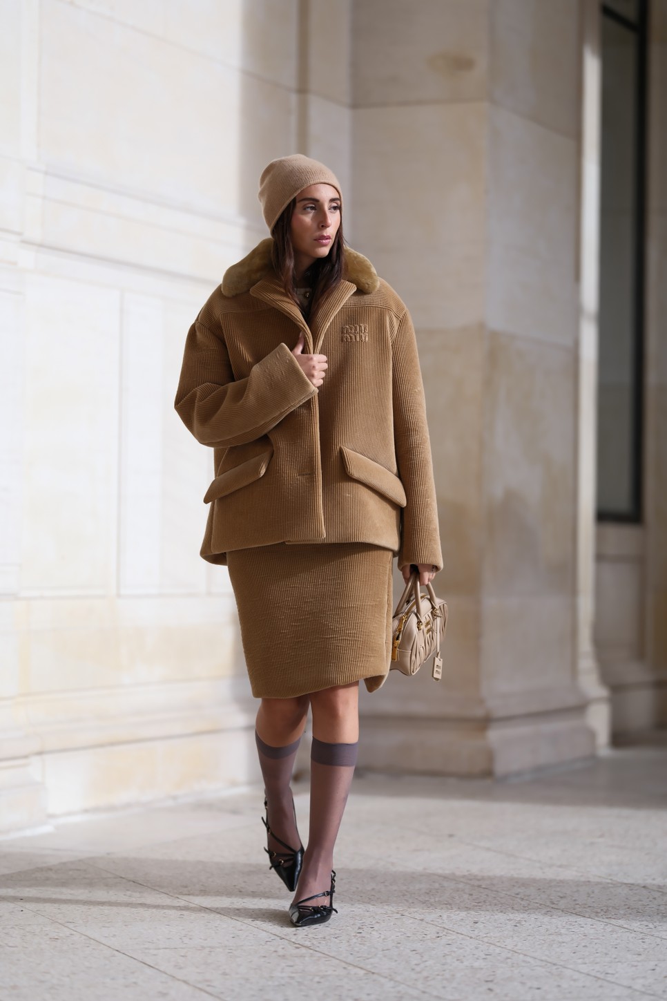 Hidd el, ha kockáztatsz még nagyobbat szól a szürke kiegészítő