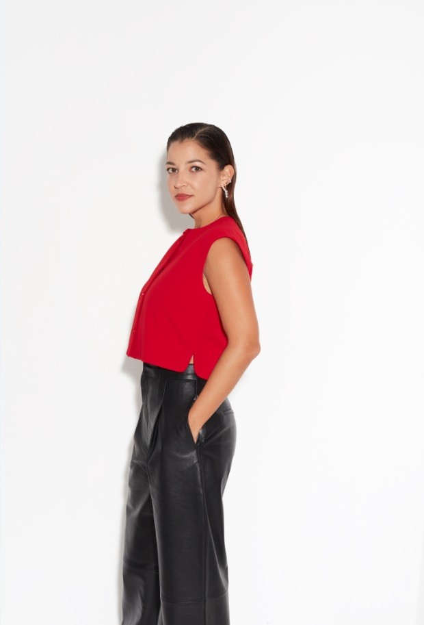 Szabados Ági számára fontos, hogy a mindennapjaink részét képezze az olvasás - Felső és nadrág ZARA