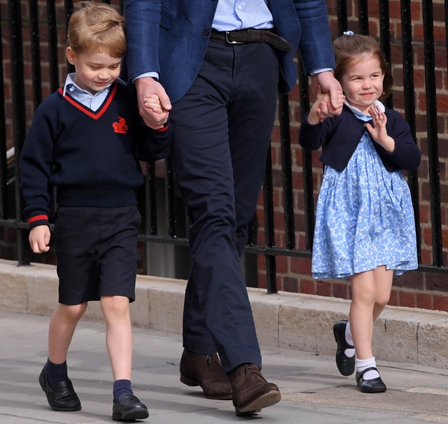 Vilmos és György hercegek, és Sarolta hercegkisasszony