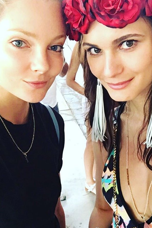 Magyar lányok a Coachellán: Enikő és Anita