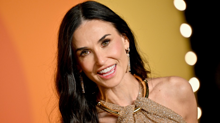 Demi Moore kívül-belül ragyog a People magazin különszámának címlapján