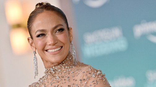 Jennifer Lopez a világ legrövidebb ruhájában pózol, formás lábai csak úgy vonzzák a tekinteteket