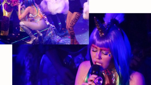 18+ Felcsatolt műpénisszel kacérkodik a színpadon Miley Cyrus