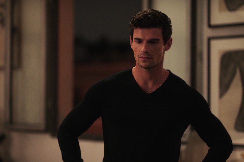 Nicolas de Léon, az Emily Párizsban legtoxikusabb férfi karaktere