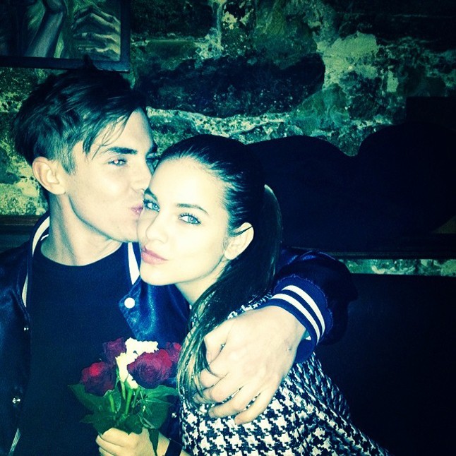 Palvin Barbi egy percig sem szomorkodik Niall Horan után, Párizsban elő-Valentin-napozott.