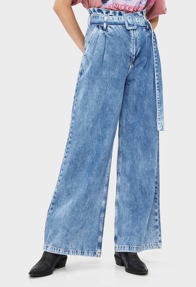 Selena Gomez díva szettje olyan vagány, hogy eldobod az agyad