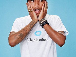 Hoppá! Palvin Barbi Pharrell Williams oldalán menőzik