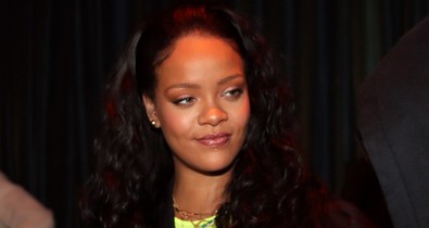 Rihanna megint magasról tett a szabályokra: felszabadító reklámmal jelentkezett