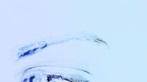 Szemöldöktetoválás eltüntetése