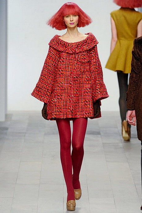 Dencsi Adrienn a londoni divathéten. Hajrá, magyar lányok, hajrá, magyar divat!