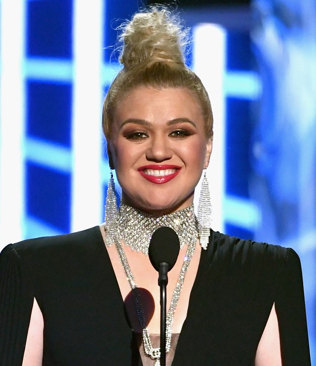 Úristen! Kelly Clarksont azonnal meg kellett műteni a Billboard Music Awards után
