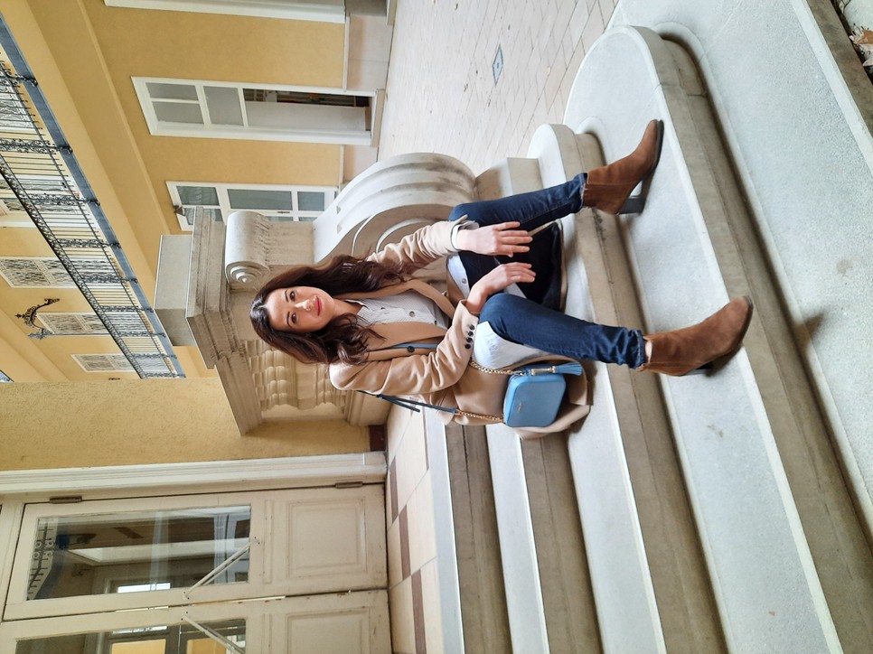 Janicsák Veca ma megmutatta, melyik az igazi jolly joker darab a gardróbjában