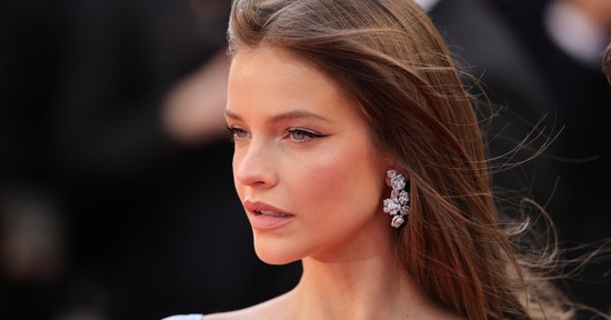 Palvin Barbarát még sosem láttuk ennyire meghitt pillanatban, karjában a kislányával osztott meg fotót a modell
