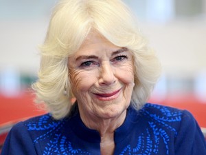 Ő Kamilla királyné ritkán látott húga: Annabel Elliot elképesztően hasonlít a nővérére