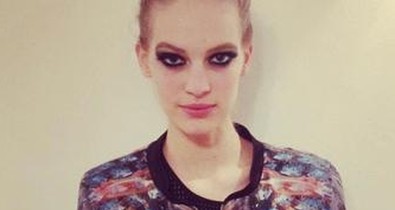 Axente Vanessa Szegedi Kata bomberdzsekijében