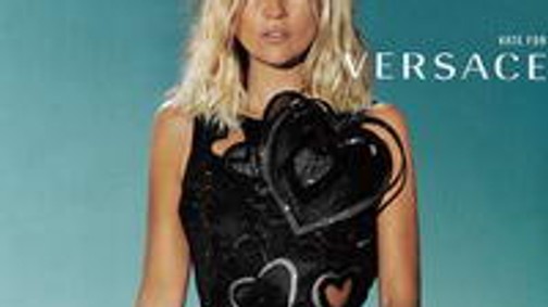 Versace tavaszi kollekció sztárokkal