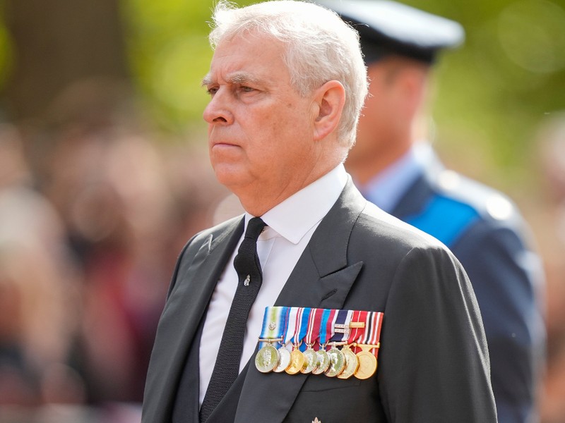 Testbeszéd-szakértő elemezte András volt herceg gesztusait, ilyen ember valójában Károly király öccse 