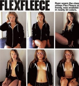 AMERICAN APPAREL mindig híres volt a provokatív, polgárpukkasztó reklámjairól. Az itt látható kardigán hirdetését például azért tiltották be, mert túlságosan fiatalnak (a bűvös 16-os életkori határ) néz ki rajta a modell, és így nem lehet szexuális tartalmú reklámban szerepelnie. Megjegyeznénk; a modell a képek készültekor 22 éves volt.