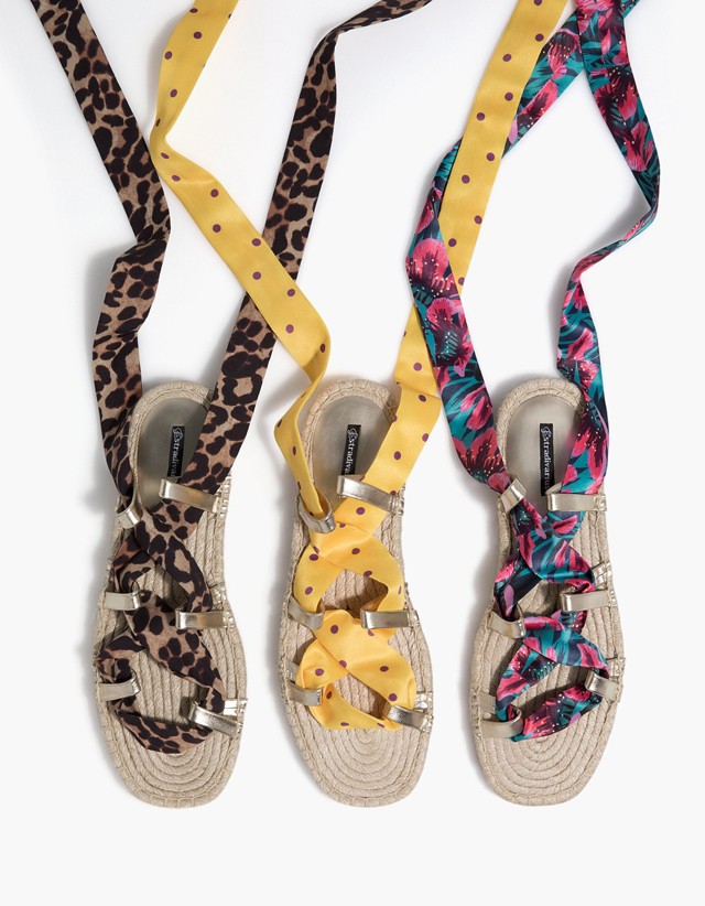 Háncstalpú szandálok STRADIVARIUS 11995 Ft/db