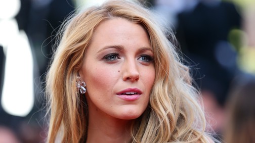 Blake Lively több mint két év után tért vissza a vörös szőnyegre, elképesztő formában van