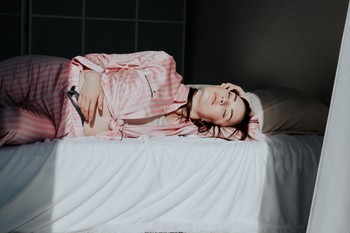 Az aromaterapeuta 3 kipróbált módszere, amitől úgy alszol majd, mint a bunda