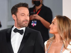 Ben Affleck összeöltözött Jennifer Lopezzel, és a végeredmény lélegzetelállító