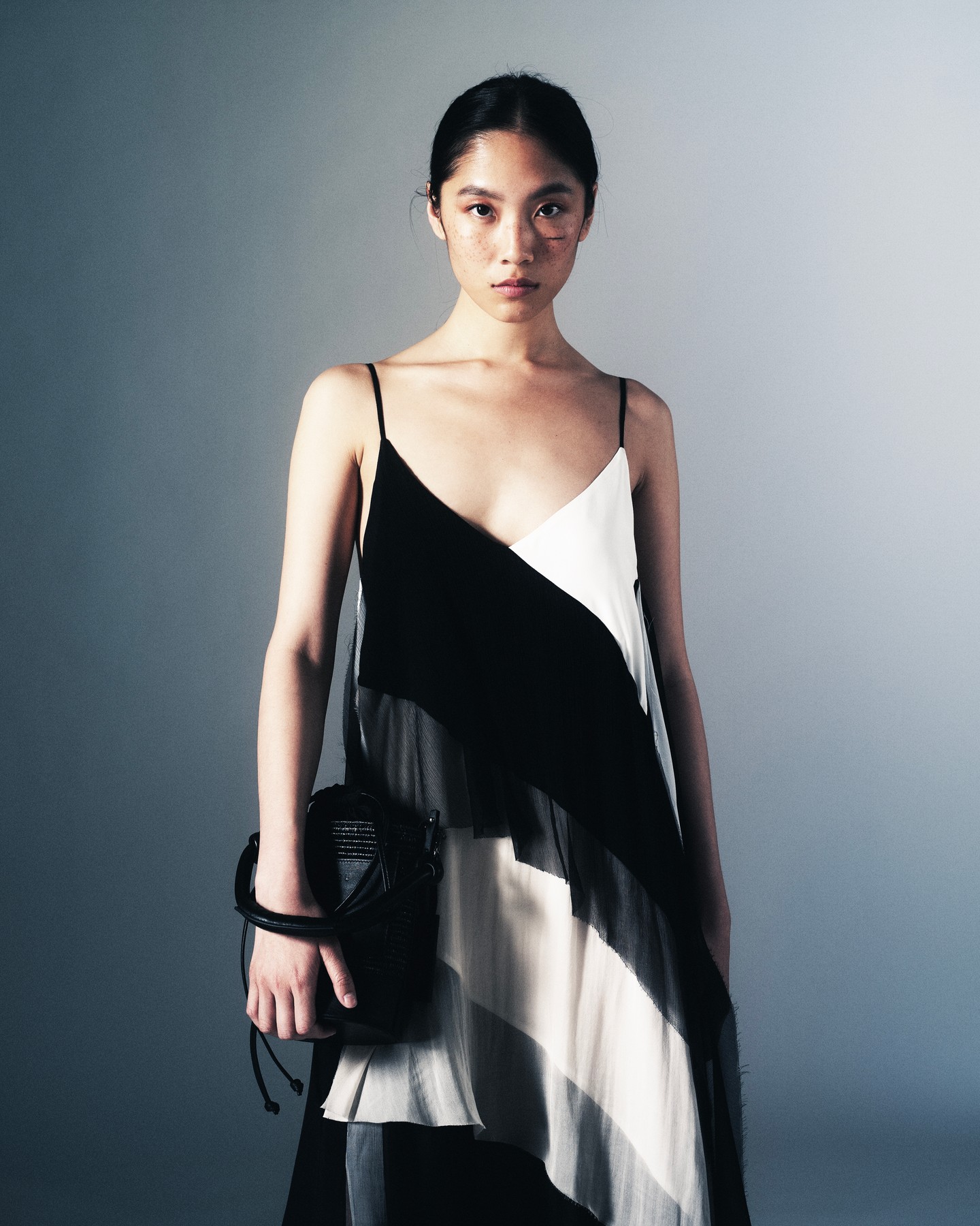 Ez a pántos nyári ruaa  Nubu Maurer Dóra ihlette kollekciójából örök darabod lesz