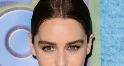 A lány, akit szőke paróka nélkül meg sem ismernek: Emilia Clarke