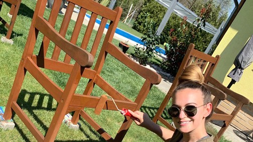 Dombai Laura ma hasznos dologgal ütötte el az időt