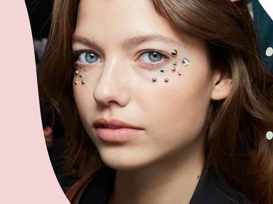 Fehér, apró dudorok az arcbőr felszínén - Mik azok a miliák, és mihez kezdj velük? 