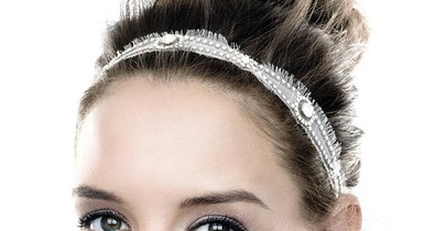 Katie Holmes tündéri az új Bobbi Brown kampányban