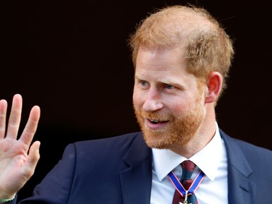 Felháborodtak a britek, miután Harry herceg fontos kitüntetést kapott