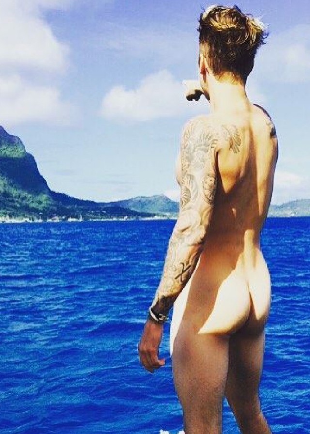 Justin Bieber meztelenül posztolt