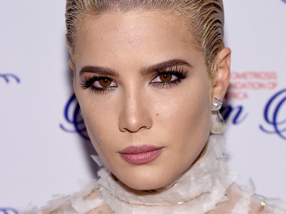 Halsey sokkolóan őszintén vallott az endometriózissal vívott harcáról! 