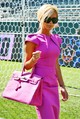 Victoria Beckham Barbie-korszakából egy színben hozzá passzoló Hermès-szel