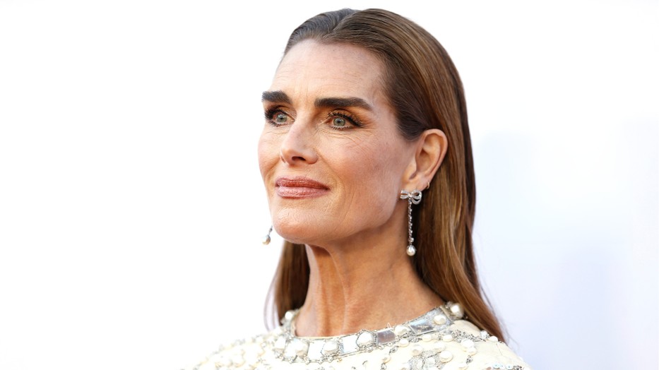 Az 59 éves színésznő egy fekete-fehér bikiniben mutatta meg csodás alakját