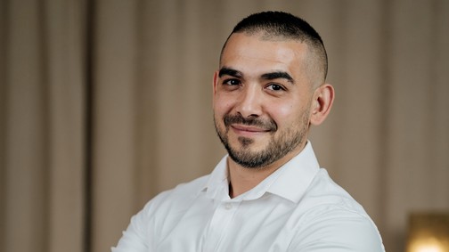 „Szerintem igenis egy fecske is tud nyarat csinálni” - Hogyan jut el valaki a cigánytelepről a rákkutatásig?